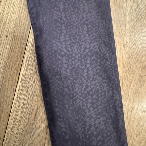 Ingrid & Isabel Maternity Stylish Black and Gray Leggings size medium - Picture 2 of 7
